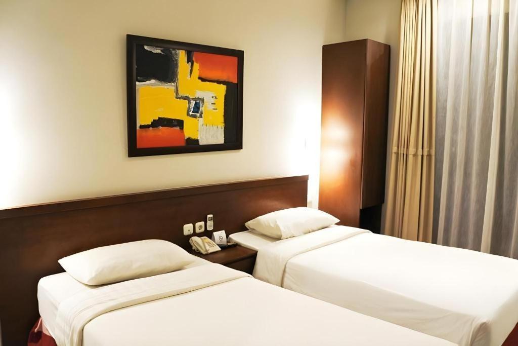 Sofyan Hotel Soepomo Jakarta Exterior photo