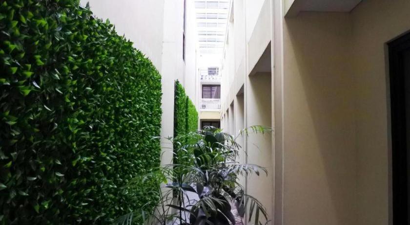 Sofyan Hotel Soepomo Jakarta Exterior photo